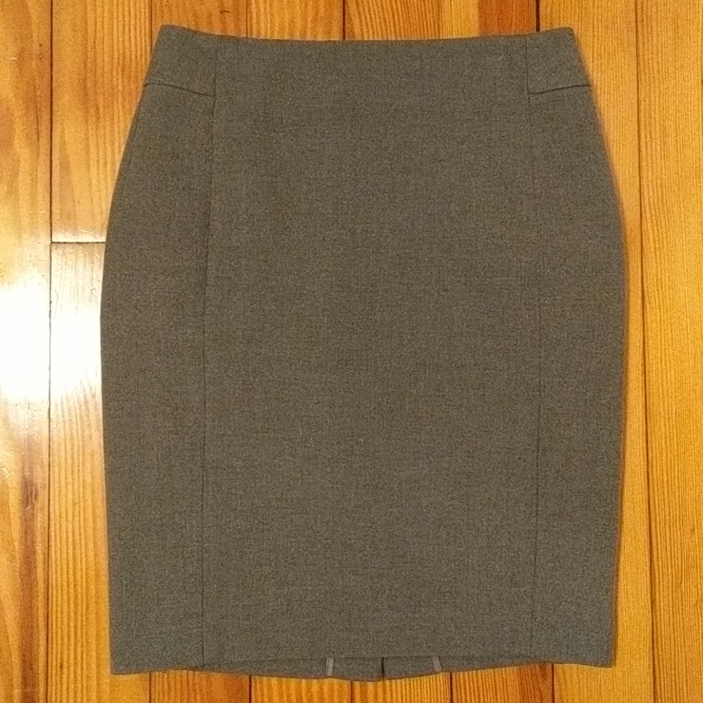 Gray pencil skirt